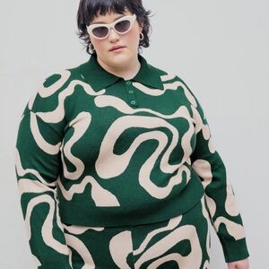 Green and Cream Patterned Women's Sweater Set